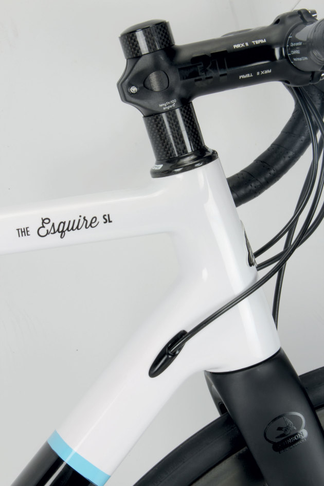 Reasonably compact headtube allows for aggressive positioning if required.