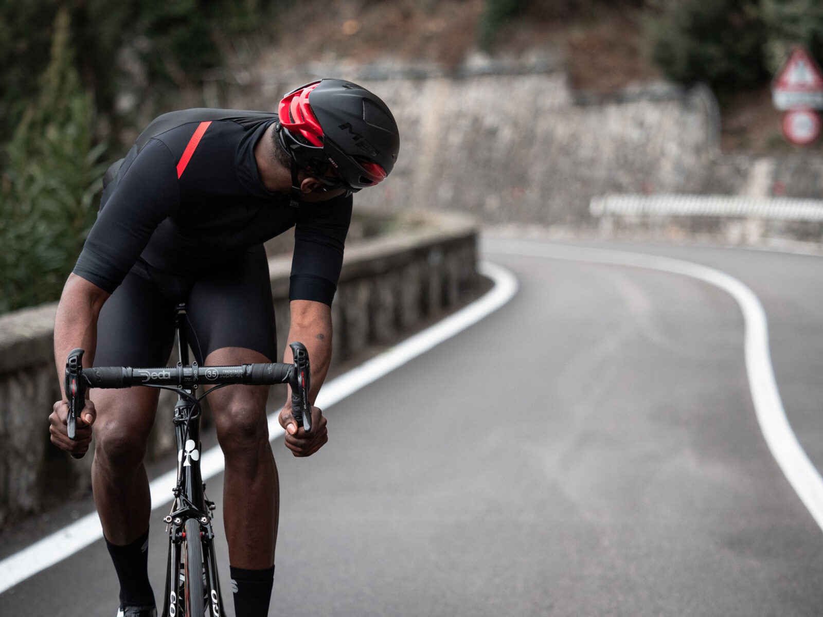 met-manta-mips-road-cycling-helmet-7